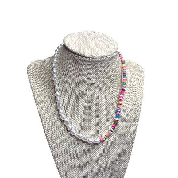 Colorful Beaded Disks Plastic Faux Pearl Necklace Goldtone Toggle Clasp 16 inch - Picture 1 of 3